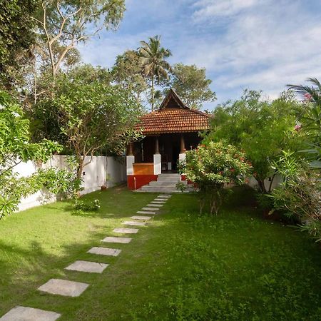 Deshadan'S Tarangi Beach Villas,Marari 마라리쿨람 외부 사진
