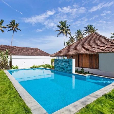 Deshadan'S Tarangi Beach Villas,Marari 마라리쿨람 외부 사진
