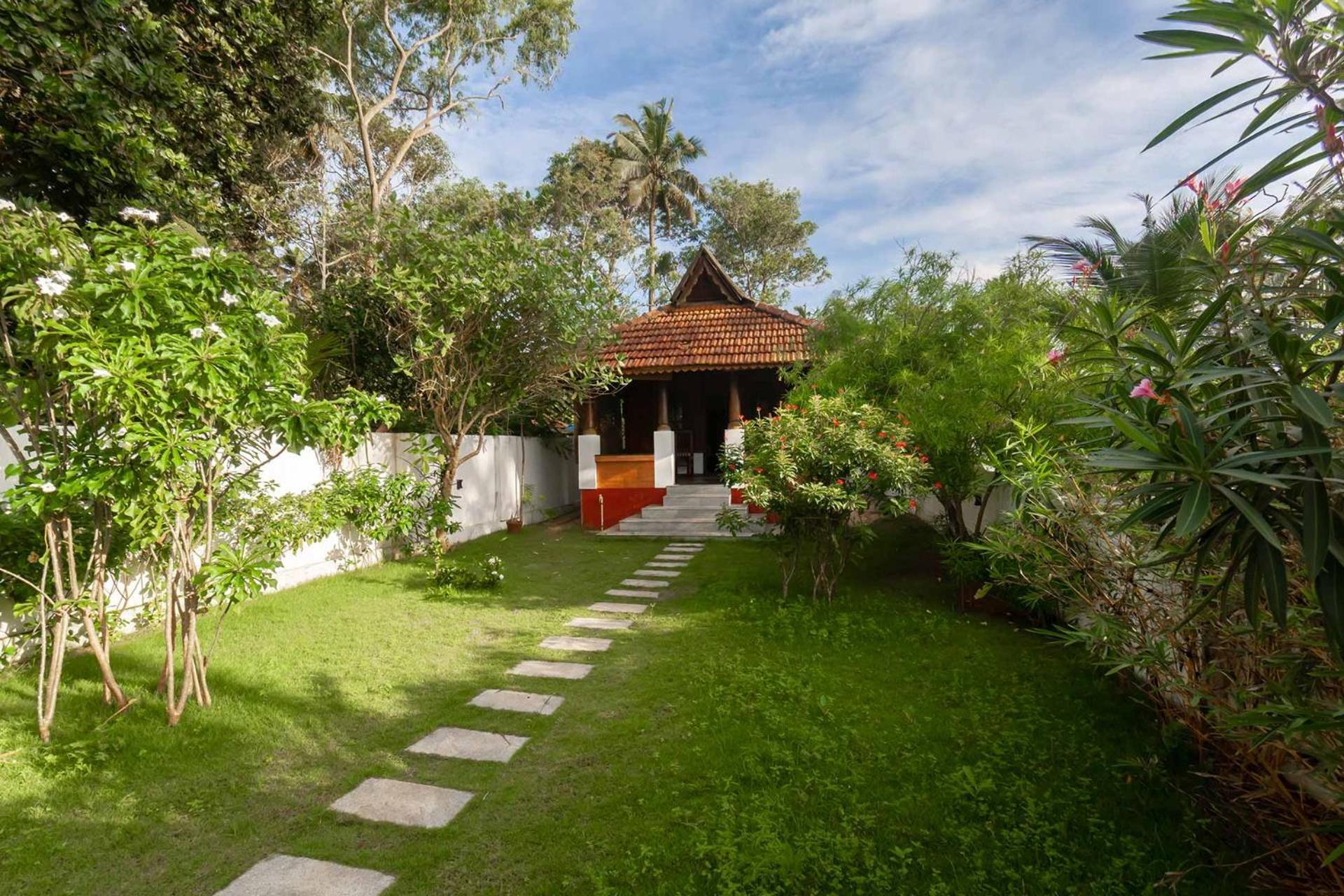 Deshadan'S Tarangi Beach Villas,Marari 마라리쿨람 외부 사진