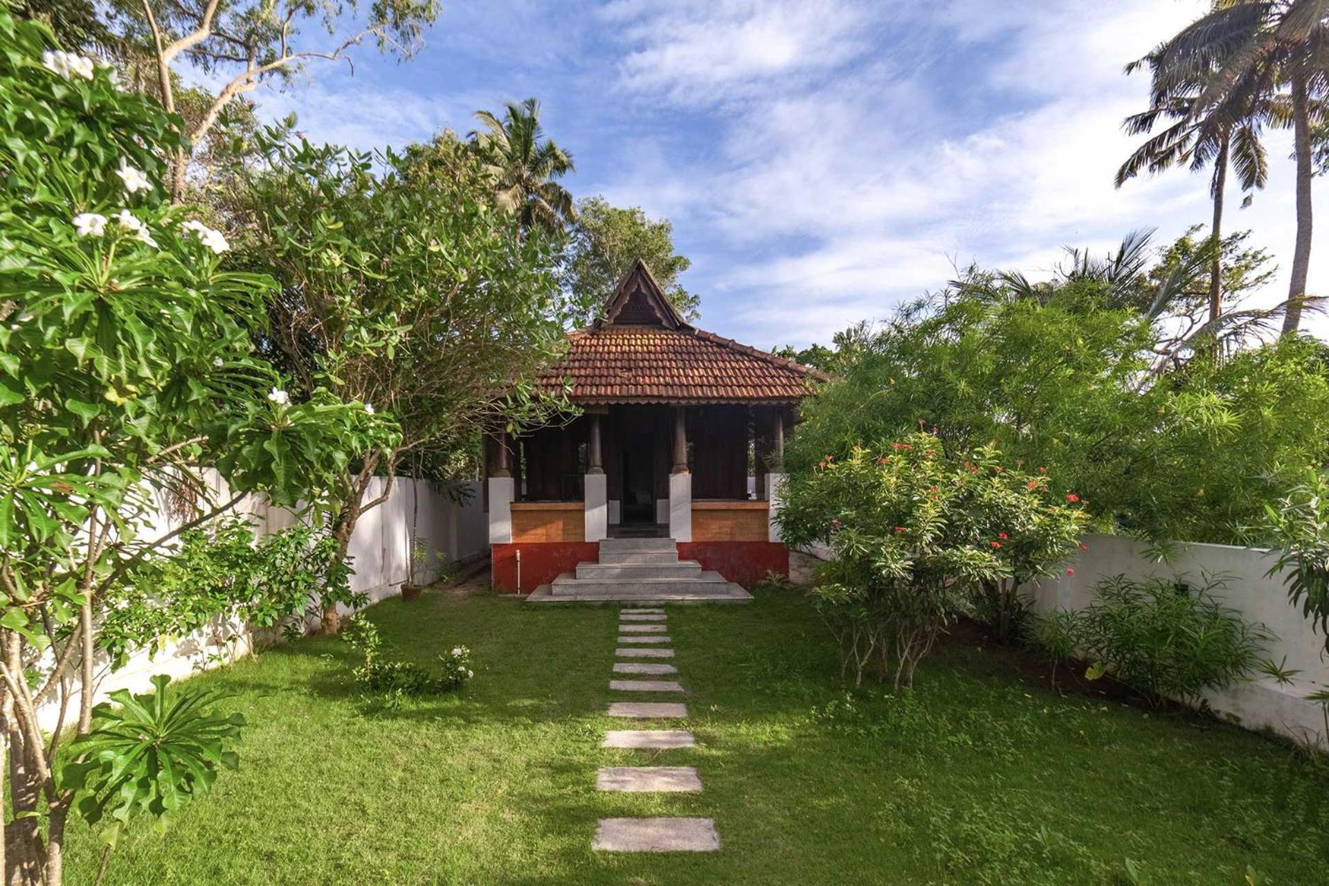 Deshadan'S Tarangi Beach Villas,Marari 마라리쿨람 외부 사진